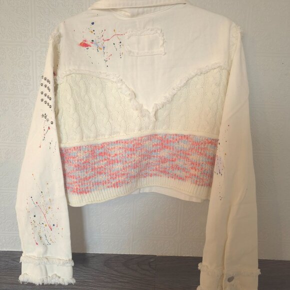 NWT POL Cropped Denim Jacket Paint Splatter Distressed Fringe Size Small - Picture 2 of 3